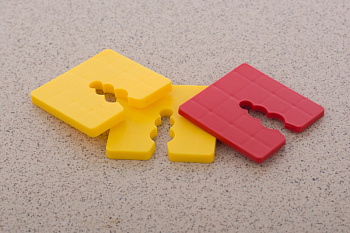 Компенсатор (прокладка) для цокольных профилей 5мм (200шт)